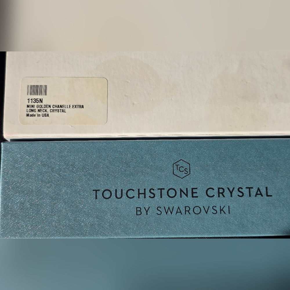 Touchstone Crystal Extra Long Chanelle Gold Necklace - Picture 2 of 8